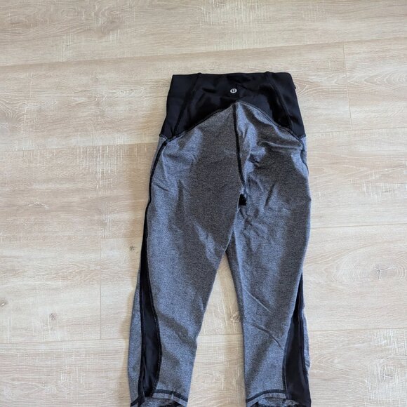 Lululemon train time crop leggings - Picture 2 of 2